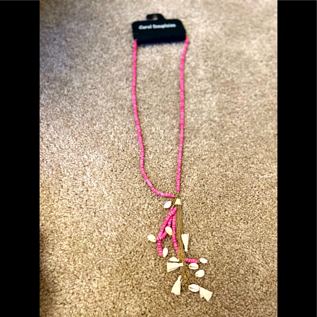 Carol Dauplaise Fuchsia Gold Seashell Necklace 18$
